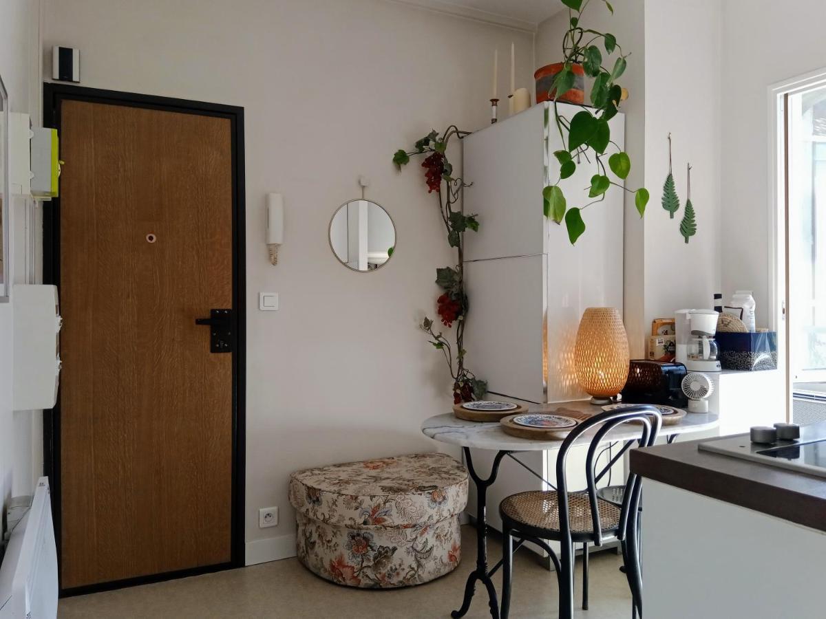Authentic House Small, Bright And Calm Parijs