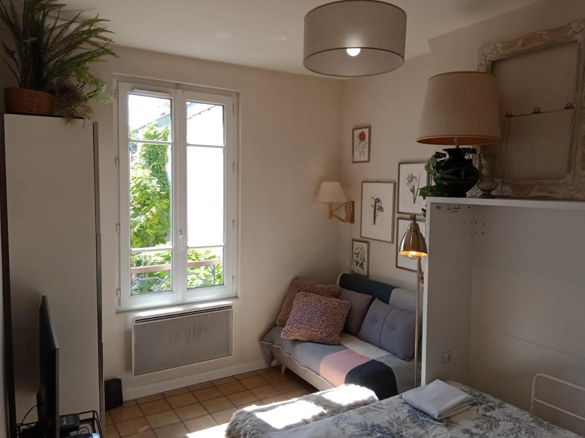 Authentic House Small, Bright And Calm Appartement Parijs