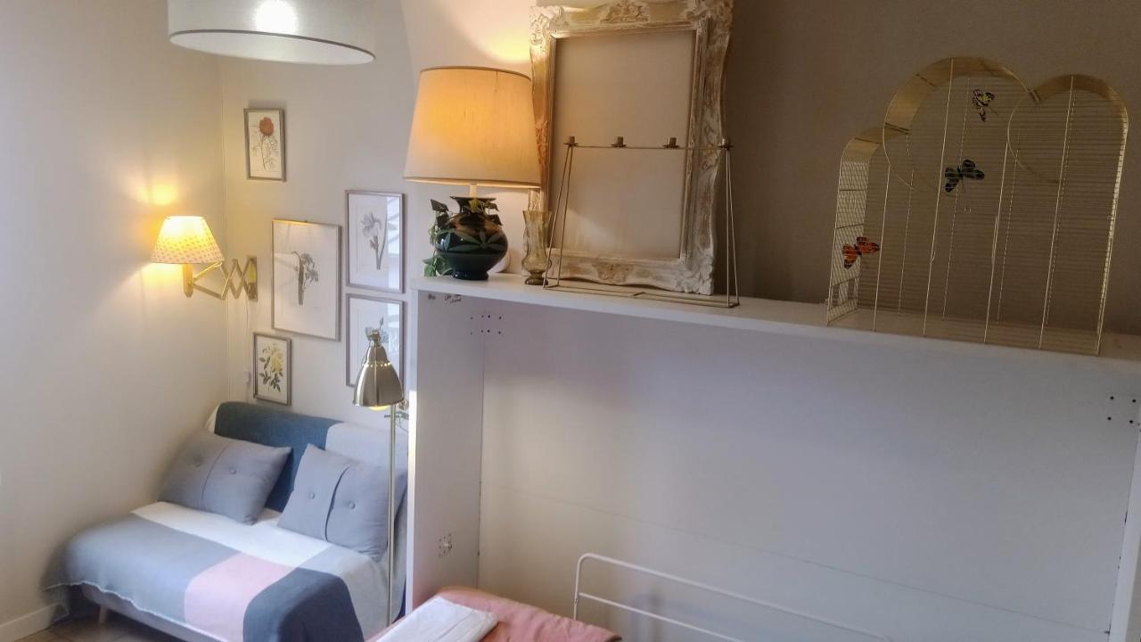 Authentic House Small, Bright And Calm Parijs